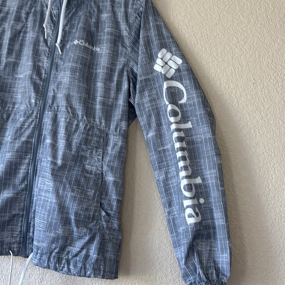 Columbia Women’s Blue Gray and White Windbreaker zip up Hoodie - Picture 2 of 4